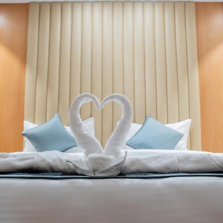Hotel Tulips Grand Hyderabad Esterno foto