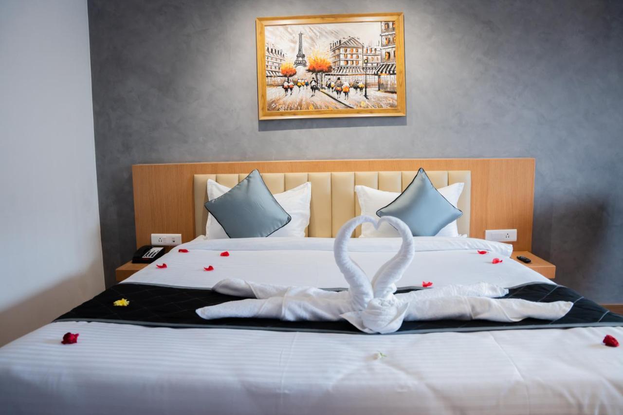 Hotel Tulips Grand Hyderabad Esterno foto