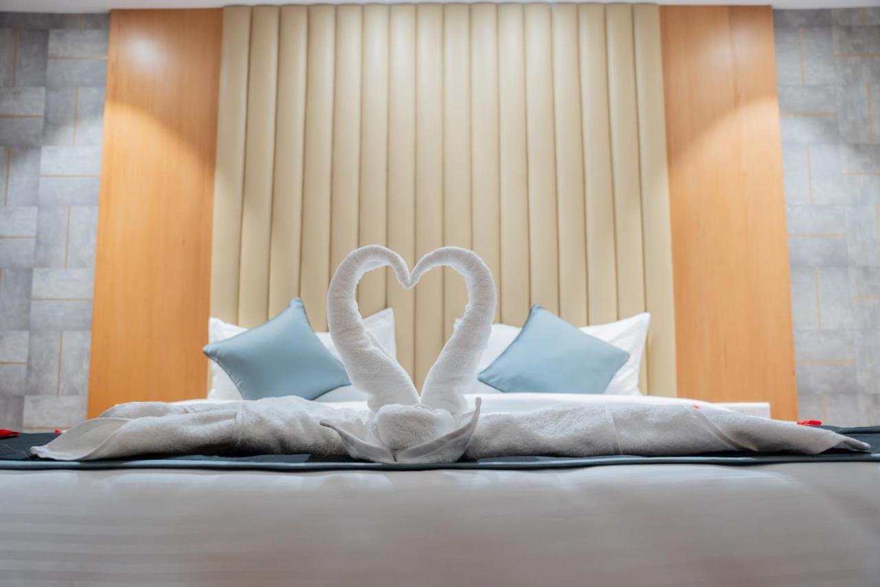 Hotel Tulips Grand Hyderabad Esterno foto