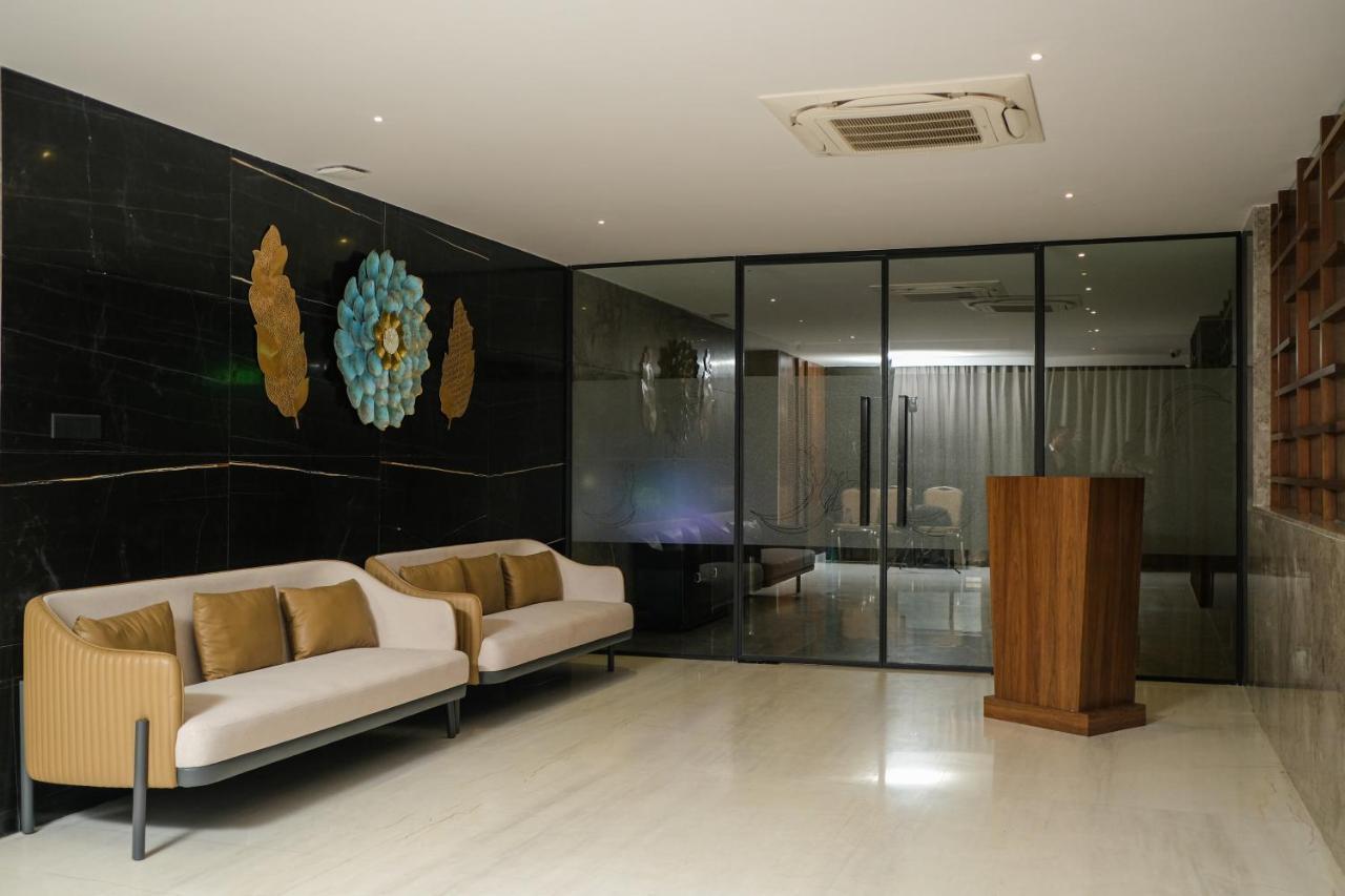 Hotel Tulips Grand Hyderabad Esterno foto