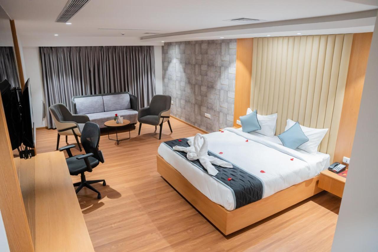 Hotel Tulips Grand Hyderabad Esterno foto