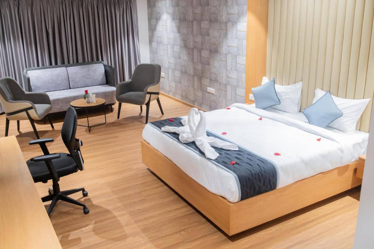 Hotel Tulips Grand Hyderabad Esterno foto